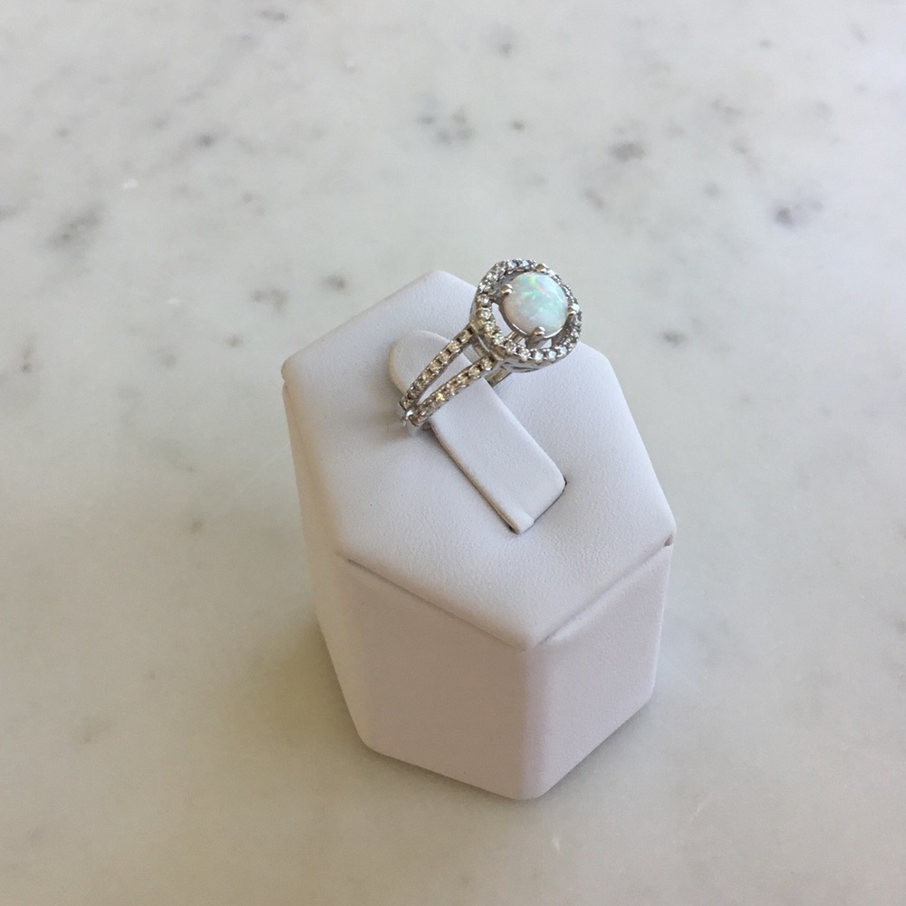 Sale $30 Firm! Sterling Silver White Opal Cz & Clear Cz Ring - Picture 14 of 17